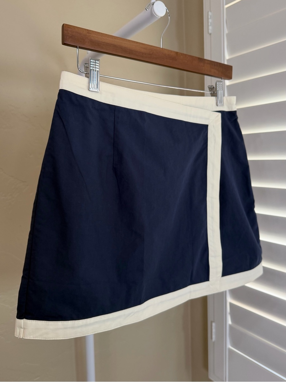 Commense Navy Blue Ivory Contrast Trim Cotton Top Mini Skirt Set Medium NWT - Picture 4 of 12